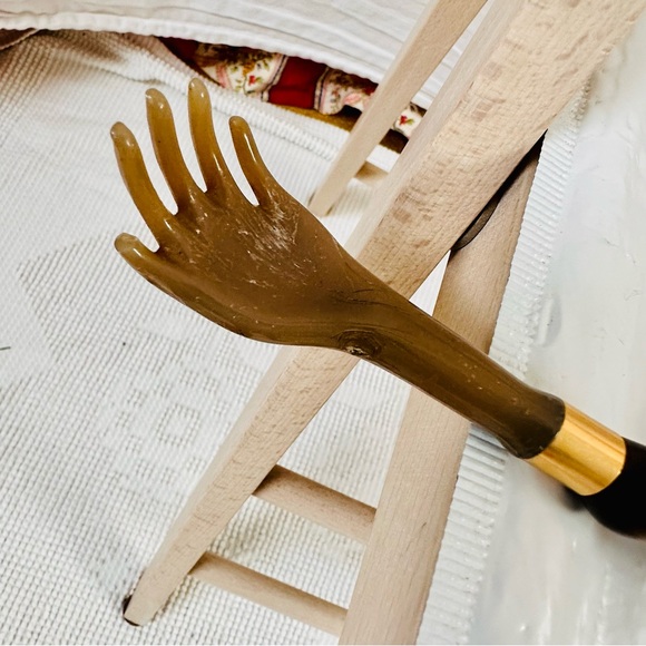 Back Scratcher and Shoe Horn 22” Beechwood Resin - Picture 2 of 6